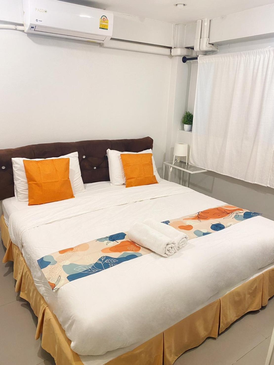 101 Seoul Hostel Bangkok Exterior photo